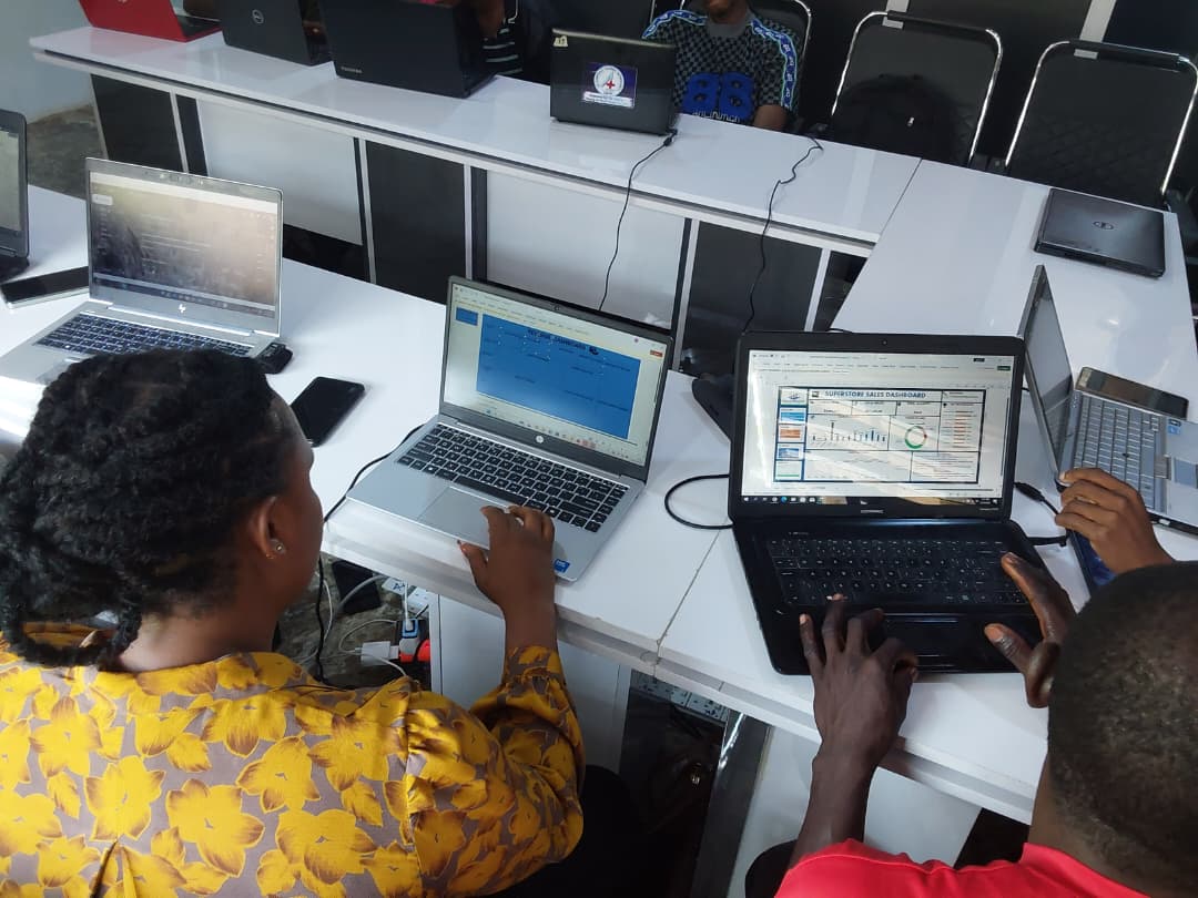 data analytics, tech